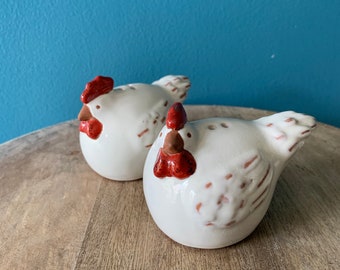 Vintage Ceramic Chicken Hen Salt And Pepper Shakers Pots