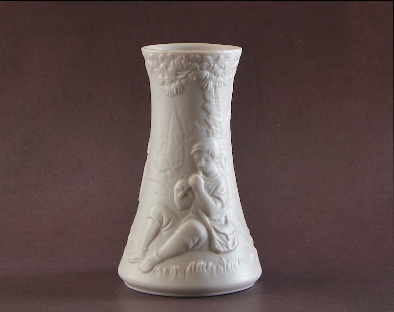 Retired Lladro Porcelain Vase, Vintage Figurine From 1988, Rare Lladro