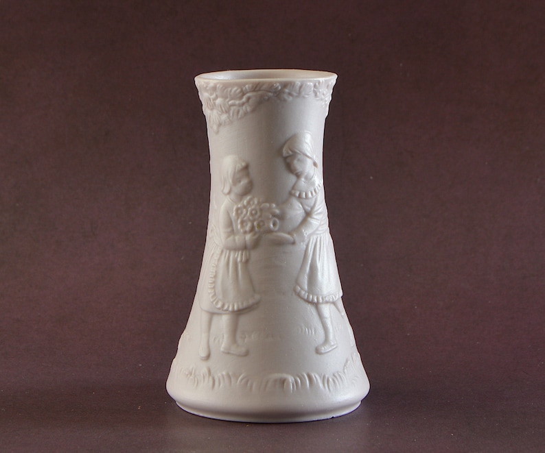 Retired Lladro Porcelain Vase Vintage Figurine From Etsy