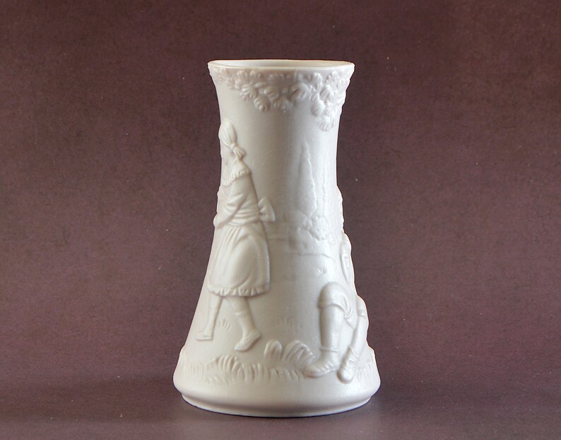 Retired Lladro Porcelain Vase, Vintage Figurine From 1988, Rare Lladro