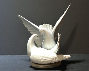 Lladro Feeding the Pigeons #5428 Matte Finish - Etsy