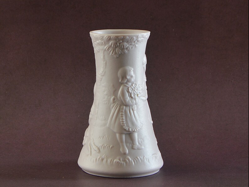 Retired Lladro Porcelain Vase Vintage Figurine From Etsy