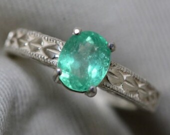 Natural Emerald Ring In 925 sterling silver / Emerald Oval Cut Ring / May Birthstone Ring / Christmas sale