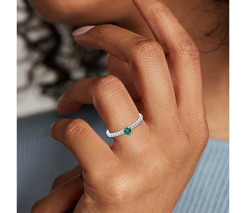 Top Quality Natural Emerald Cz Ring in 925 Sterling Silver Ring May Birthstone Ring Stylish Wedding Engagement Gemstone Ring Hand Made Ring