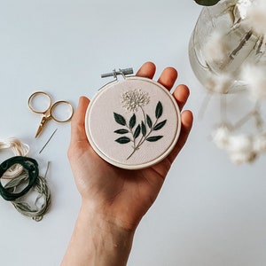 Embroidery Kit: Elderflower, DIY for beginner to intermediate image 1