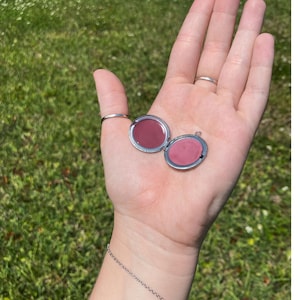 Lip Gloss & Lip Stick Locket Necklace (Circular)