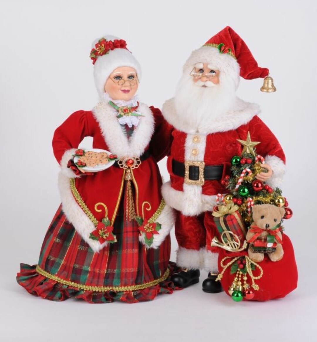 17" Karen Didion Lighted Woodland Emerald Santa