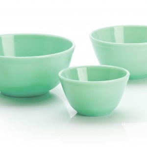 Vintage Style Mosser Glass Jadeite Mixing Bowl Set of 3