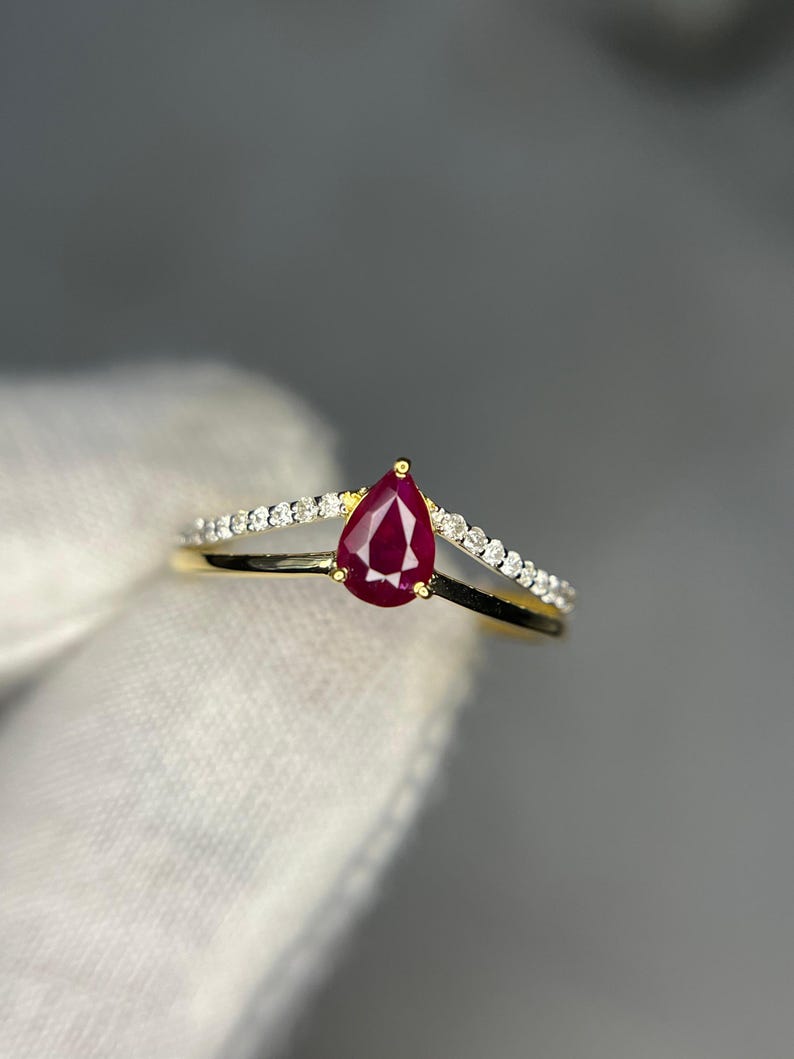 14k Gold Pear Ruby Ring: Vintage Diamond Stacking Ring - Etsy
