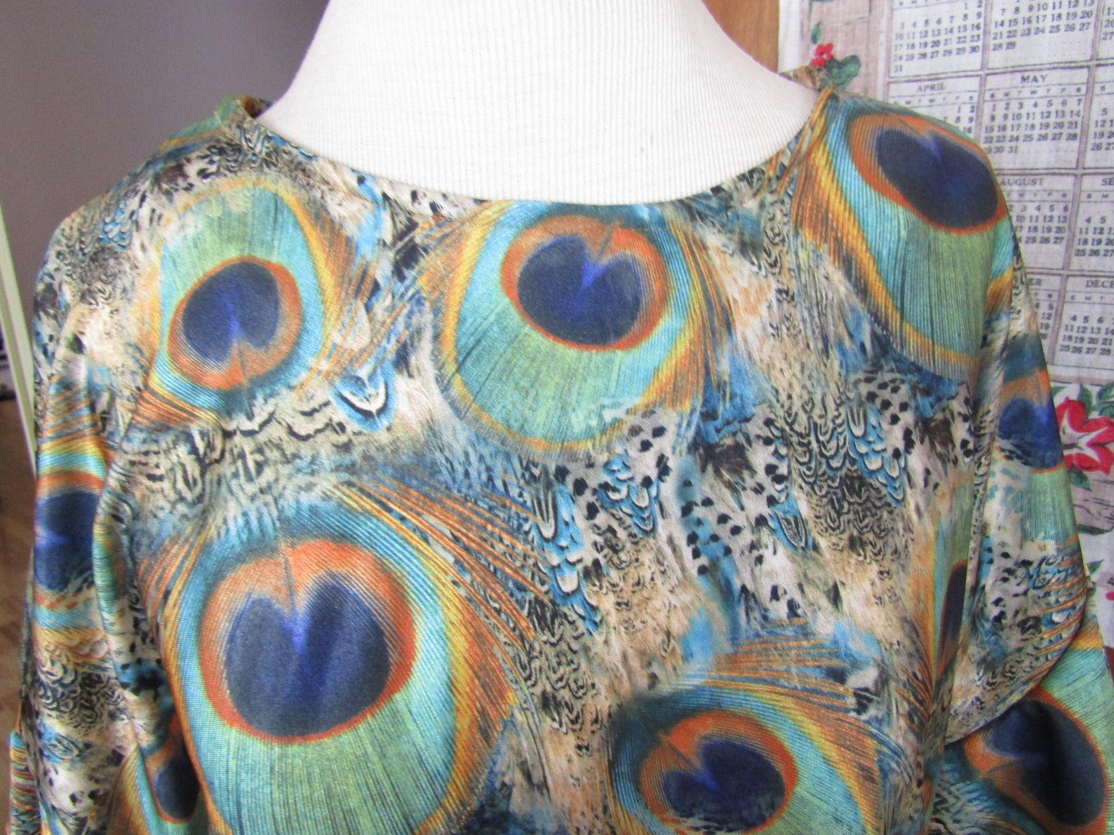 Peacock Feather Pattern Print Women's Shorts