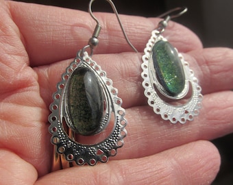 Mood Color Changing Stone Silvertone Boho Vintage Handmade Earrings