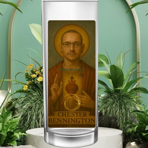 Saint Chester Bennington Candle – Linkin Park Memorial Prayer Candle – Rock Icon Tribute – Celebrity Saint Candle – Emo Gift| Saint Chester