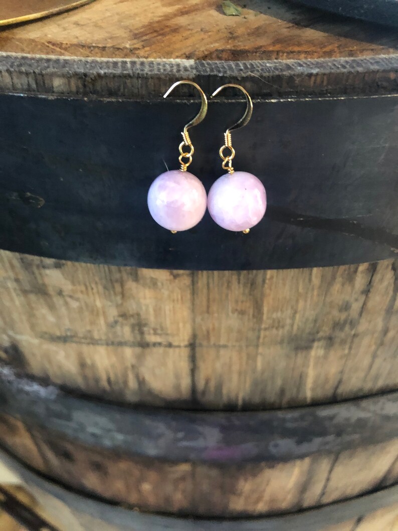 Beautiful Kunzite on 22k Gold image 3