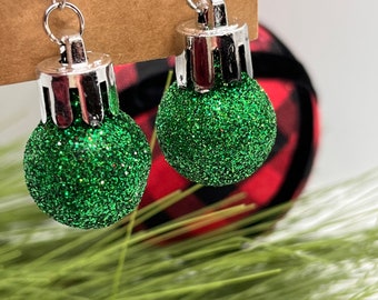 Boules brillantes d’ornement vert sur un hameçon sans allergène - LIVRAISON GRATUITE