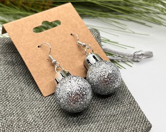 Boules brillantes d’ornement en argent sur un hameçon sans allergène - LIVRAISON GRATUITE