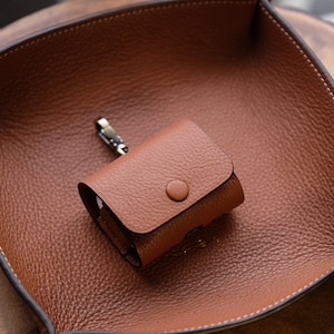 Personalized Airpods Pro / Airpods Pro 2 Leather Case - Classic Brown