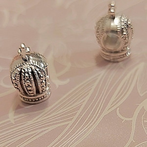 European bead crown