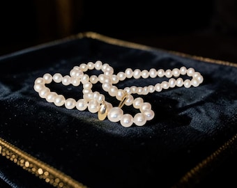 Vintage Graduated Freshwater Pearl Necklace 14K Gold Clasp Hand Knotted