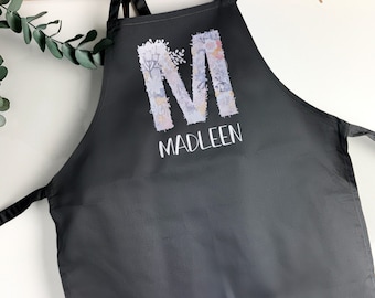 Kinderschürze personalisiert mit Initial und Name, zum Backen, Basteln und Gärtnern - Wunschname und 6 Farben - Floral