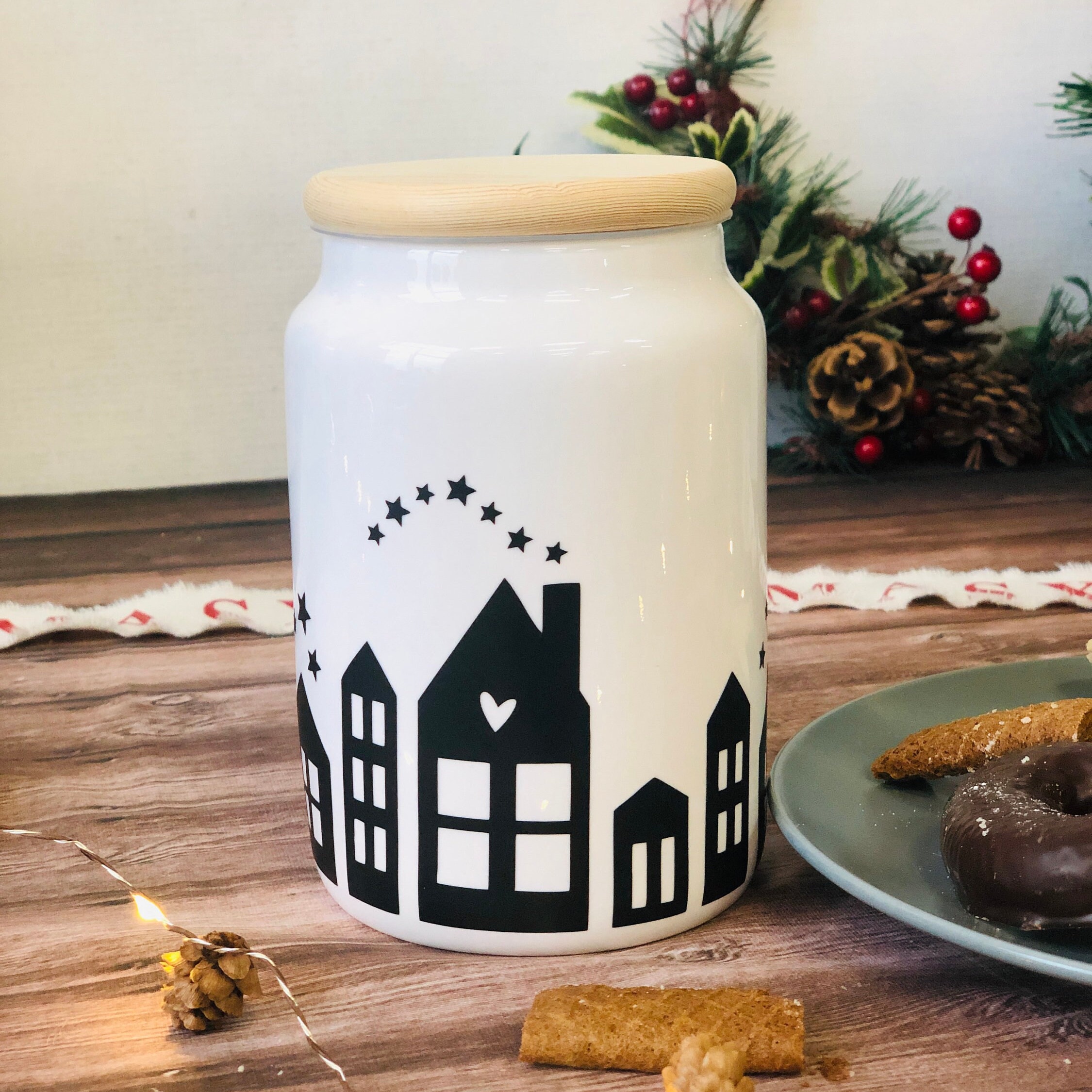 Cookie Jar Personalized With Desired Text, Gift Christmas, Mom, Grandma,  Cookie Box, Storage Jar Ceramic With Wooden Lid Design Houses 