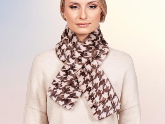 Keyhole Mink Fur Scarf In Houndstooth Pattern,Real Fur Scarf With A  Slit,Luxury Neck Warmer For Women,Warm Pull Through Fur Scarf For Winter