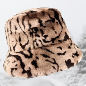 Women&#39;s Shearling Fur Bucket Hat,Handmade Leopard Pattern Lamb Fur Panama Hat,Elegant Warm Winter Hat,Vintage Retro Y2K Fall Cap,Luxury Gift