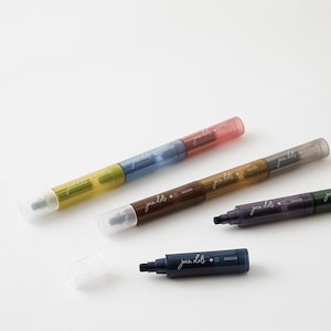 Juego de rotuladores Midori Join Dots Connecting Grayish Tones: 3 resaltadores apilables: oscuro, moca y polvoriento. Fabricado en Japón.