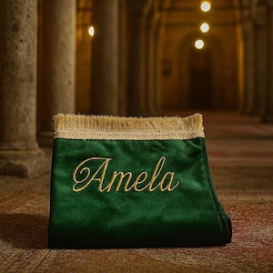 Personalized Velvet Prayer Mat with Name, Custom Islamic Gift for Muslim, Prayer Rug for Prayer, Seccade for Eid, Islamic Gift