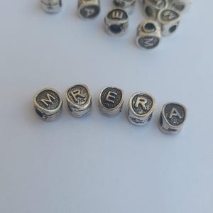 Cuentas con letras del alfabeto, cuentas para pulseras con nombre, kit de letras, alfabetos completos, inicial de nombre de 8 mm, fabricación de cuentas para pulseras, pendientes, rosarios y tasbih.