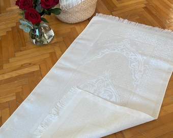 Thin Portable Muslim Prayer Rug – Ideal for Gifts & Bulk Orders 120x70 cm