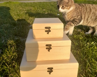Engraved Wooden Keepsake Box: Personalized Memory Box with Lock