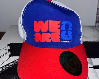 2026 FIFAワールドカップ「We Are 26」トラッカーハット - (B25)