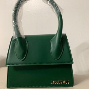 JACQUEMUS BAGS REVIEW: WEAR & TEAR and WHAT FITS - Le Grand