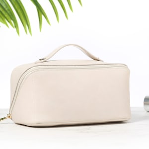 Veganes Leder Kosmetiktasche Handliche Reise Wasserdichte Make-up Tasche, Ledertasche, Leder Geldbörsen, Kleine Kompakte Tasche, Brautjungfer Geschenk Bild 6