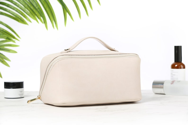 Veganes Leder Kosmetiktasche Handliche Reise Wasserdichte Make-up Tasche, Ledertasche, Leder Geldbörsen, Kleine Kompakte Tasche, Brautjungfer Geschenk Bild 6