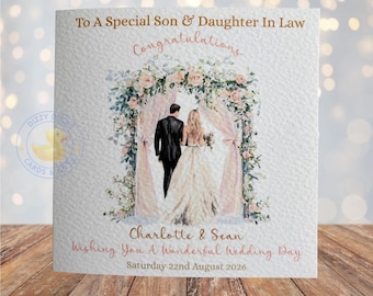 Puede incluir: Tarjeta de boda cuadrada con fondo blanco texturizado. Presenta una ilustración de una pareja bajo un arco floral. El texto incluye "To A Special Son & Daughter In Law", "Congratulations", "Charlotte & Sean" y "Wishing You A Wonderful Wedding Day".