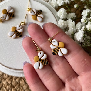 Honey Bee Dangles / Handmade Polymer Clay Earrings / Summer Insect, Bug Dangle Earrings Clay / Bee Gifts for Her / Cottagecore Earrings