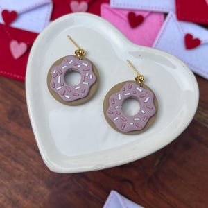 Donut Dangle Earrings / Sprinkle Donut / Donut Shaped Earrings / Purple Earrings / Valentine&#39;s Day / Gifts for Her / Polymer Clay / Handmade