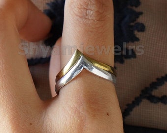 Modern Silver Pointed Ring Geometric Minimalist Jewelry Thin Wishbone Ring Polished Sterling Silver Chevron Ring Jewellery Rings Stackable Rings Simple Silver V Ring 
