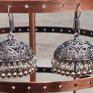 Belles boucles d'oreilles Jhumka, Boucles d'oreilles Jhumka en argent 925, Boucles d'oreilles en argent sterling pour femme, Cadeau d'anniversaire bohème pour fête indienne