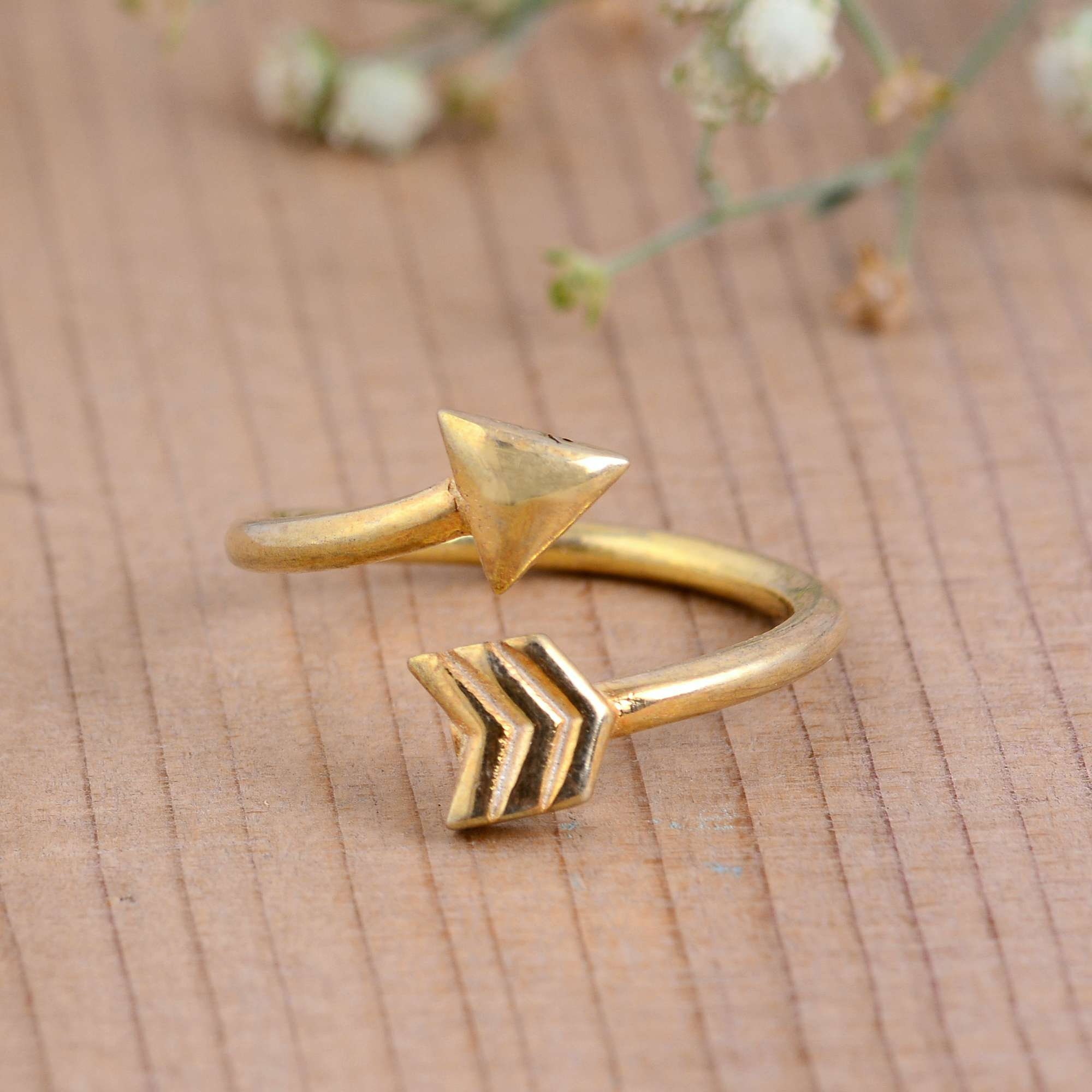 14k Solid Gold Arrow Band Ring Arrow Ring Arrow Gold Ring Etsy