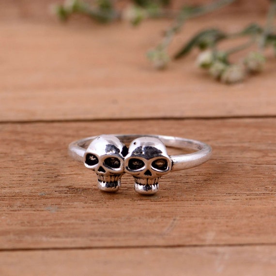 Skull finger deals ring