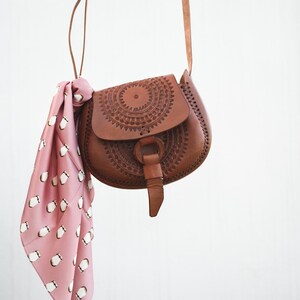 karlee crossbody bolsa