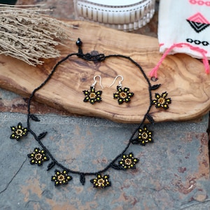 Mexican Huichol/chaquira jewelry set-Hand made Necklace and Earrings-Artisanal Jewelry set-Mexican Flower jewelry set-Mexican gift