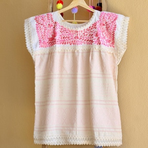 Hand Embroidered Mexican Top - Traditional Paloma floral embroidered Huipil -Artisanal Boho/Hippie Mexican Blouse -Huipil Top