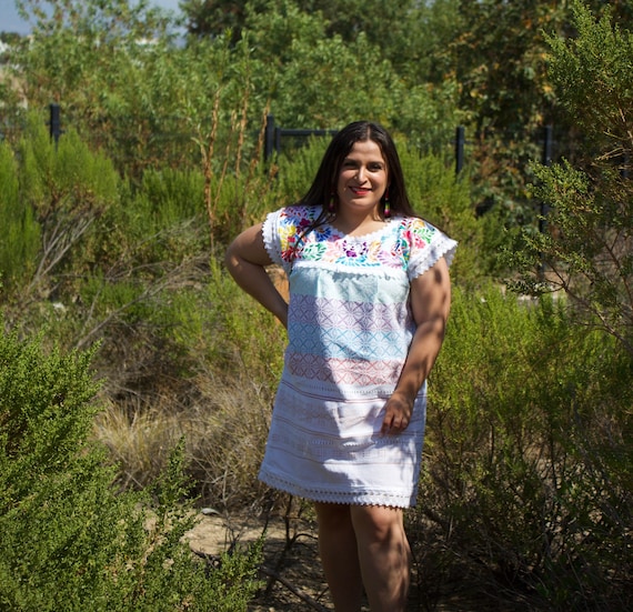 Vestido Paloma Vestido mexicano bordado a mano Huipil corto