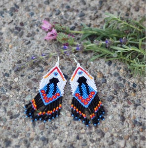 Huichol earrings - Mexican women  beaded Earrings-Hand Made Wixàrika Earrings-Mexican Beaded Earrings-Women Mexican gift