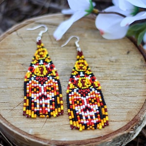 Huichol calavera earrings-Day of the dead earrings -Mexican women beaded earrings Hand Made Wixàrika Earrings-Mexican Beaded
