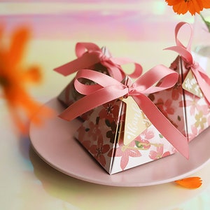 50pcs Giappone Natale sukura stile nastro rosa appendere carta dolce ciliegia bomboniera scatola regalo caramella compleanno laurea scatola babyshower