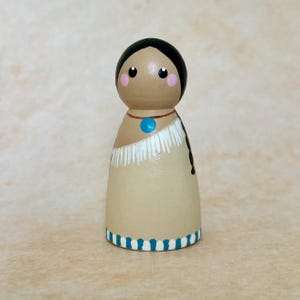 Warrior Queens and Legendary Heroines of History - Hand-Painted Peg Dolls – Boudicca, Cleopatra, Njinga, Joan of Arc, Pocahontas Pocahontas